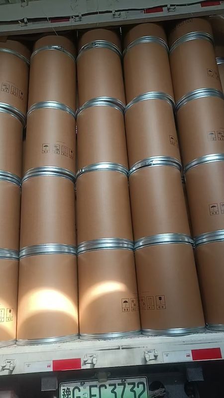 鐵箍紙板桶發(fā)貨現(xiàn)場(chǎng)，新鄉(xiāng)市博輝包裝專(zhuān)注生產(chǎn)鐵箍紙板桶